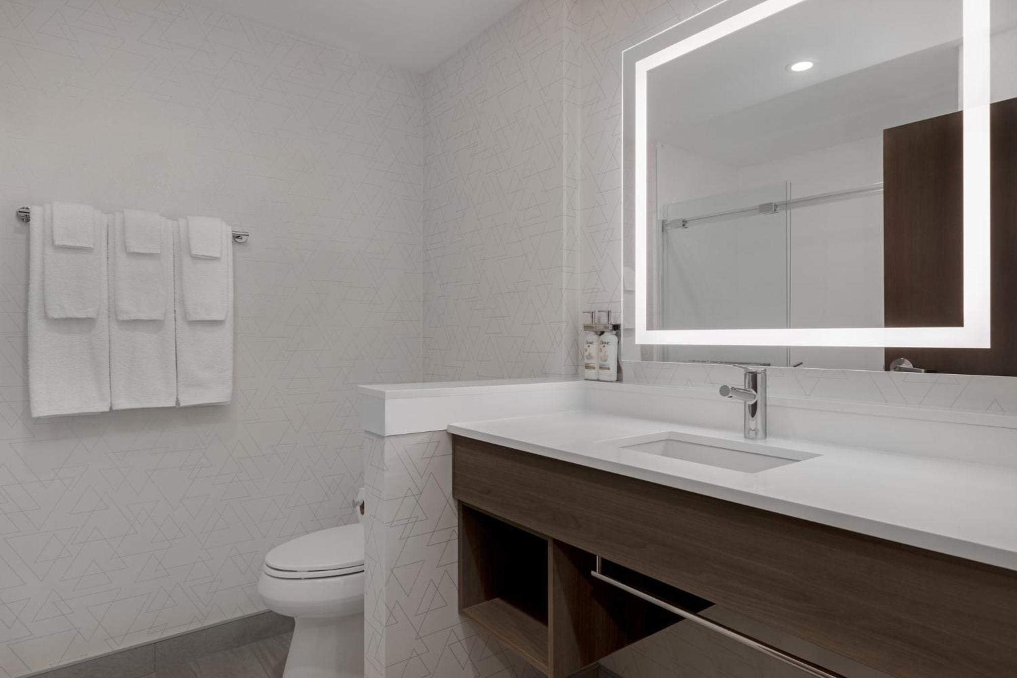 Holiday Inn Express & Suites St Thomas Saint Thomas Exteriör bild
